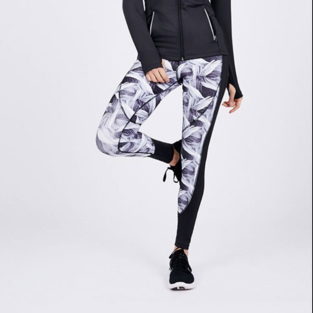 AXS Patterned Black and White Leggings